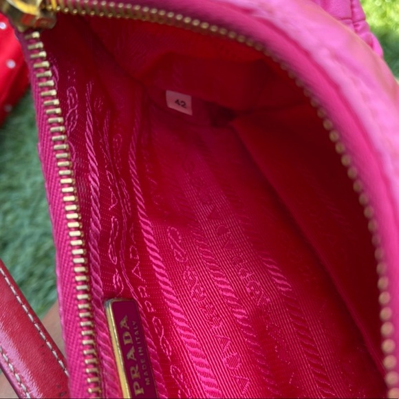 Authentic Prada tessuto bag - Picture 2 of 6